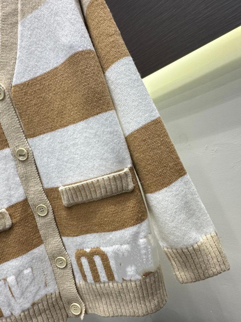 Trendy European Knit Cardigan: High-Quality Autumn/Winter New Arrival with Letter Jacquard and Striped Color Block Design