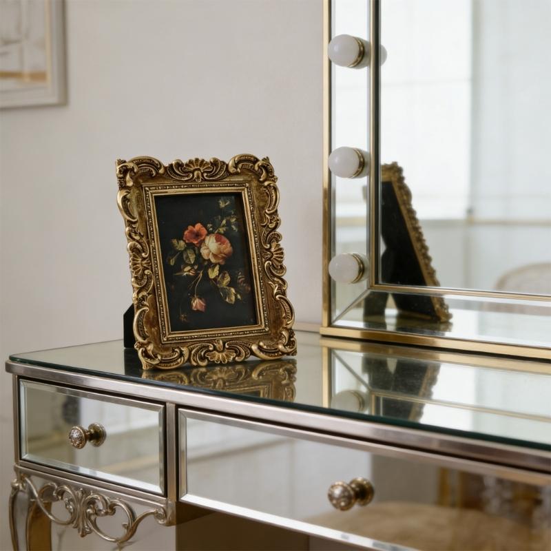 Beautiful Decorated Golden Resins Frame Including Stand And Hook For Photos And Creation