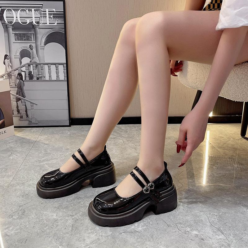 Schwarze Plateau-Pumps mit Knöchelschnalle für Damen im japanischen Lackleder-Mary-Jane-Stil, Damen-Punk-Lolita-Schuhe mit dicken Absätzen