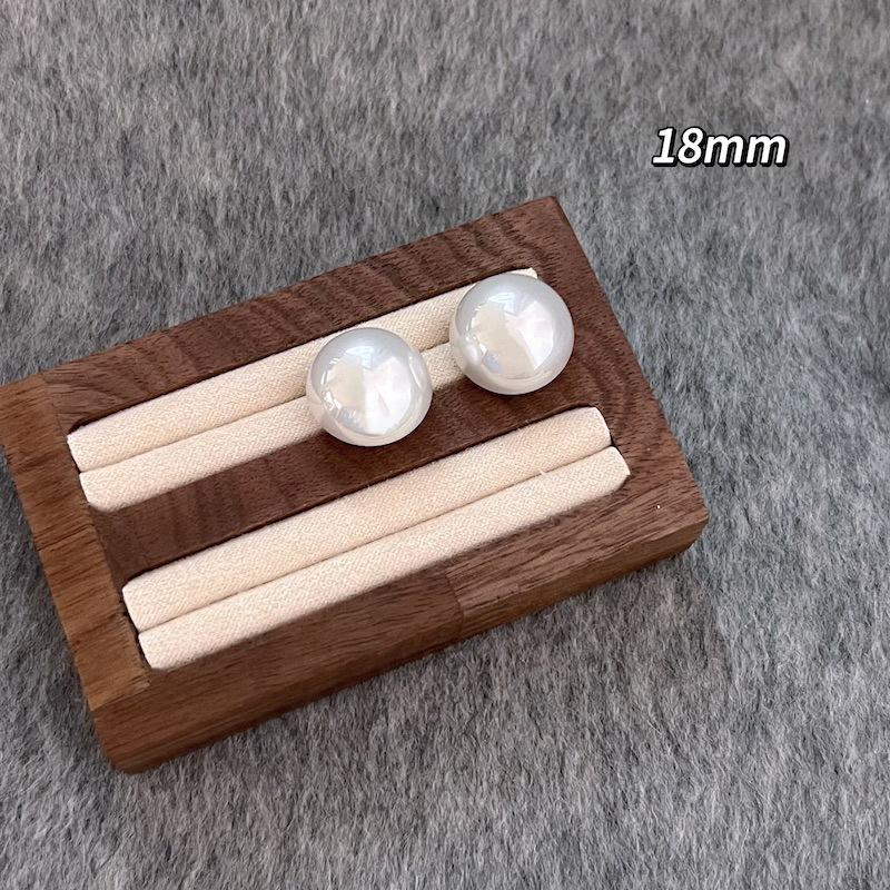 Elegant French Retro Pearl Earrings - Simple and Chic Half-Round Design for Women