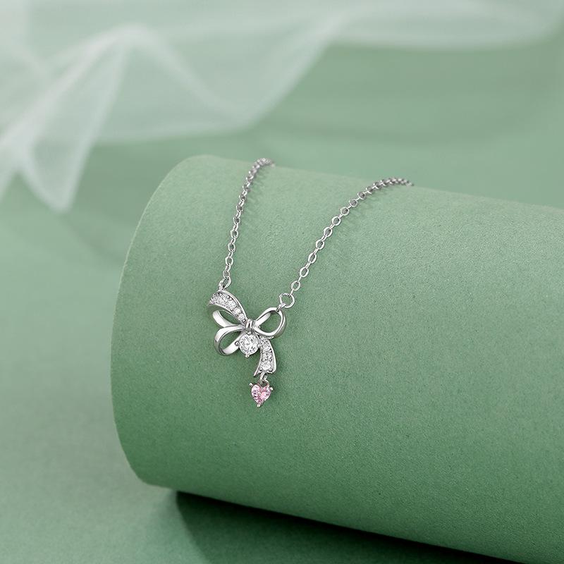 Collier en diamant rose avec nœud papillon, style polyvalent et décontracté, petit et frais, chaîne de clavicule de niche