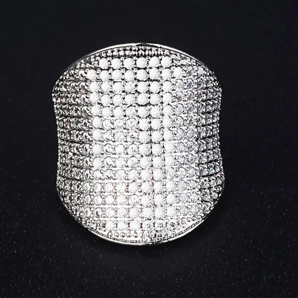 Huitan Gorgeous Sparkling Wide Ring Luxury Lady Wedding Party Zircon with Shiny Zirconia Luxury Zinc Alloy Color Finger Accessories