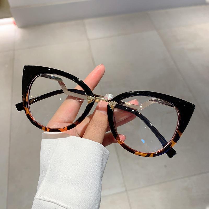 Vintage Flache Leichte Cat-Eye Große Fassung Blaulichtfilterbrille Damen Mode Halbe Metallseite High Definition Brille