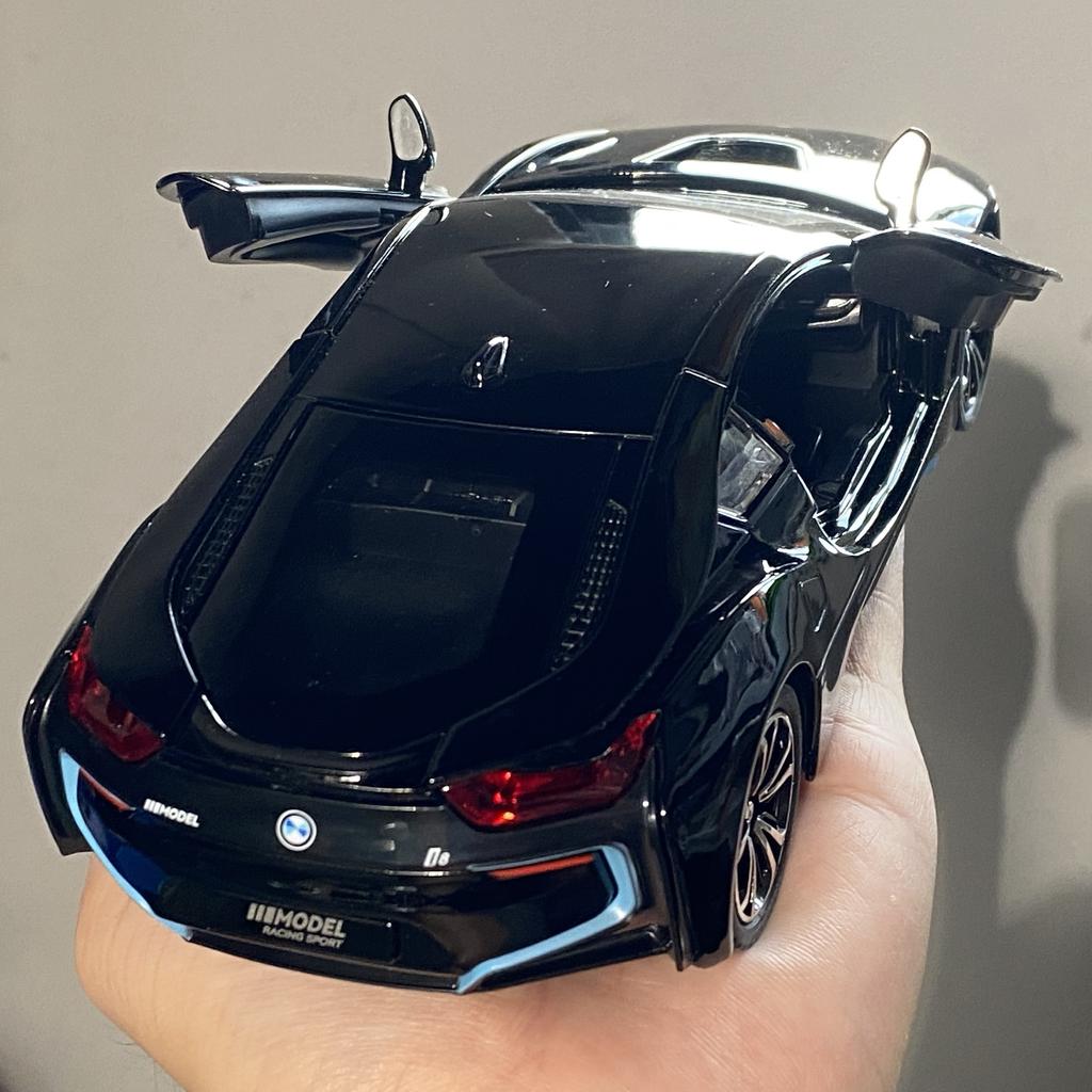 1:22 BMW I8 Super Hybrid Coupe Alloy Sports Car Model Diecasts Metal Classic Car Model High Simulation Sound And Light Childrens
