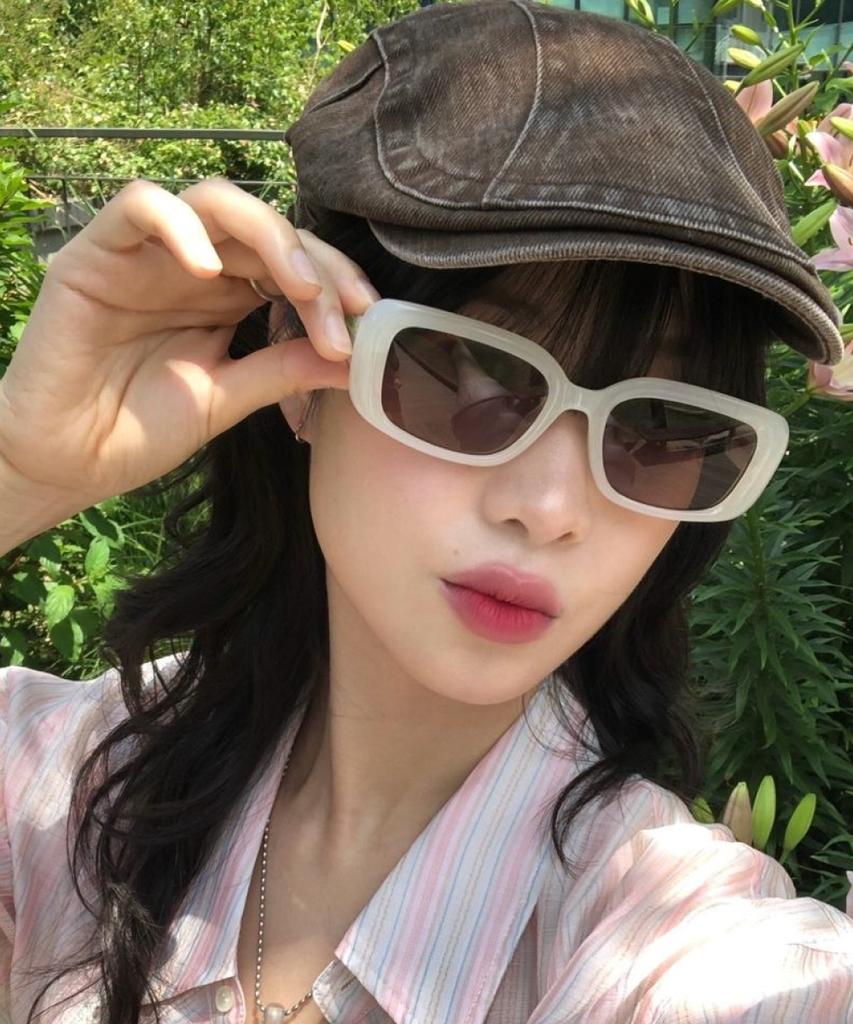 Hangeul Street Oval Chic Sunglasses White