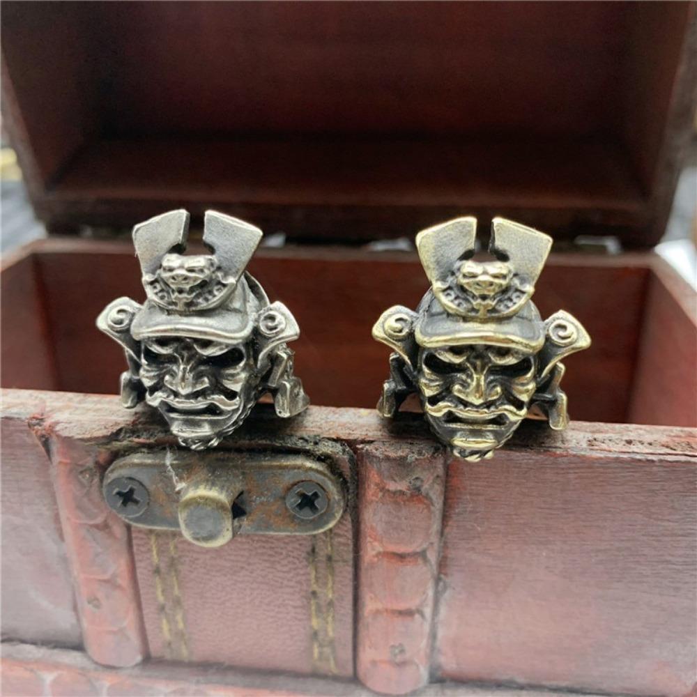 Retro Brass Japanese Samurai Figures General Helmet Handmade Knife Bead Woven Rope Keychain Pendant Accessories Outdoor Tool