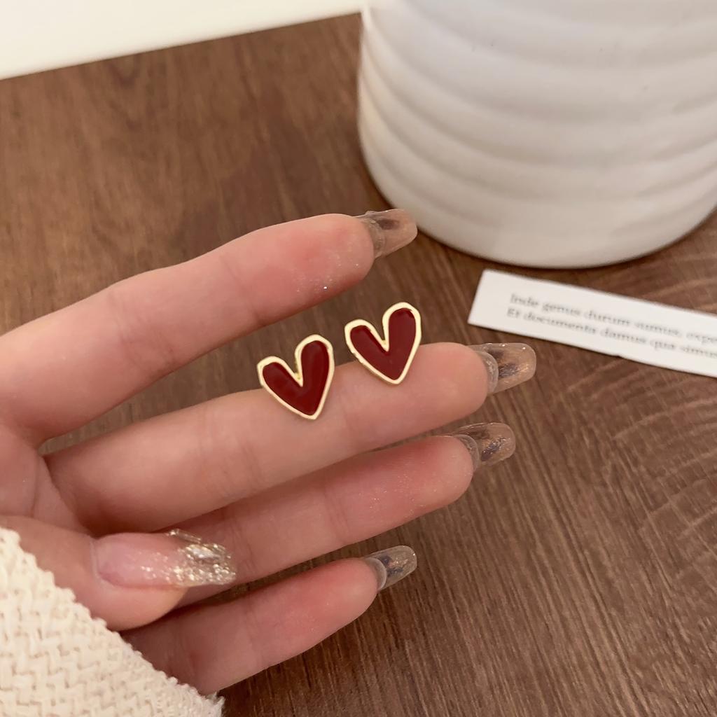 Wine Red Love Stud Earrings Female Temperament Niche Earrings Retro Little Peach Heart Earrings Ear Jewelry