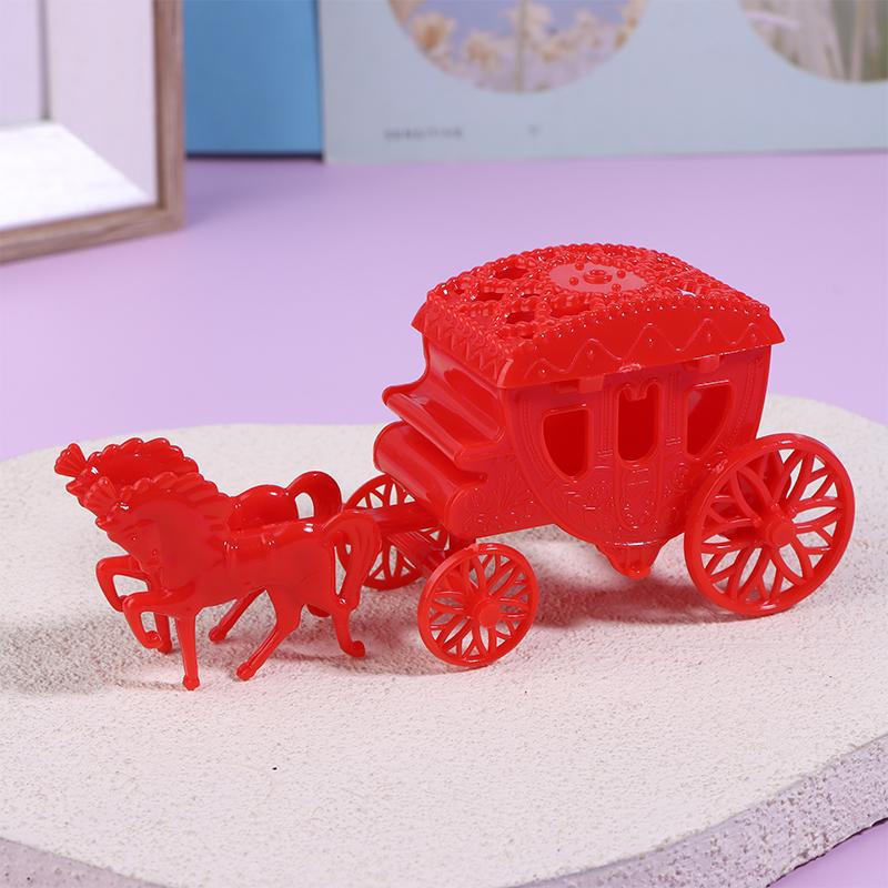 Wedding Chocolate Gift Box Detailed Carriage Perfect for Receptions красный