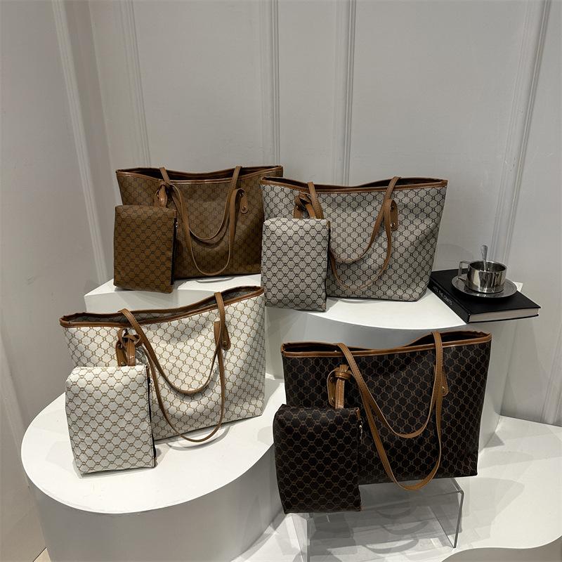 Large-capacity bag women's commuter personalized tote bag 2025 new beautiful niche trend shoulder bag textured women's bag