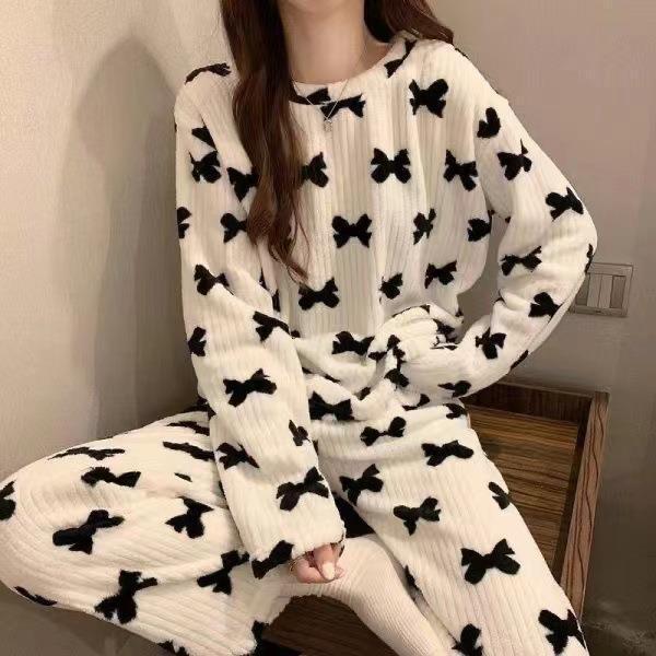 Autumn Winter NEW Flannel Women Thermal Thickened Pajamas Set Loose Cute Cartoon Print Home Suit Two-piece Set For Women Pajamas