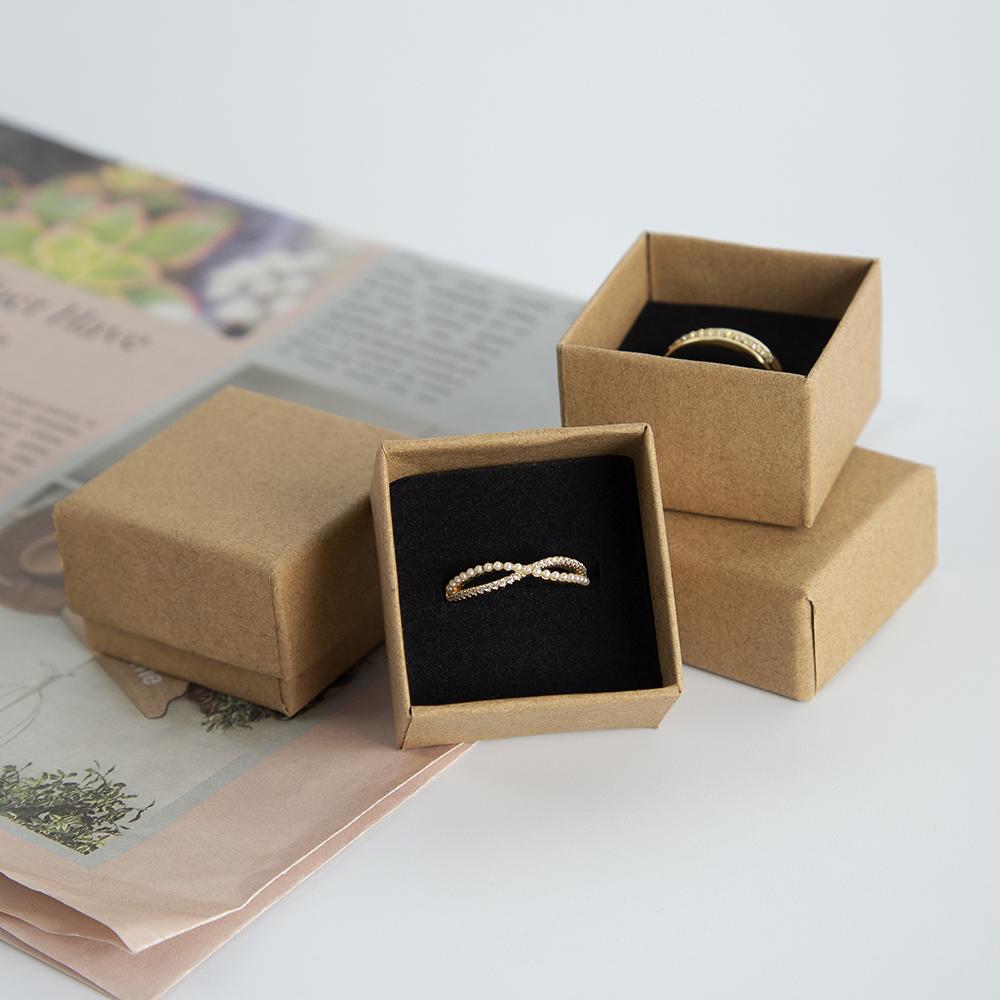 24pcs 4x4x3cm Ring Jewelry Kraft Box Brown Organizer Carton Cardboard Travel Jewelry Gift Packaging Box Case With Sponge Inside