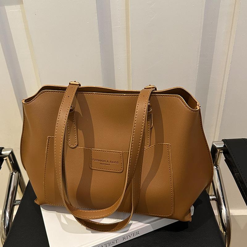 Large Capacity Tote Bag New Fashionable Shoulder Bag for Women Autumn and Winter Retro Versatile High-end Underarm Bag
