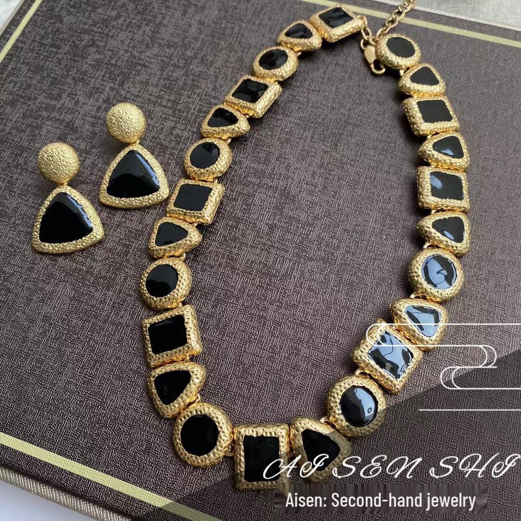 Vintage Geometric Black Gold Jewelry Set: Pre-owned Gold-plated Stud Earrings & Necklace