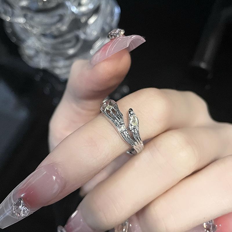Niche Design Diamond-Encrusted Zircon Ring For Women S High-End French Texture Pleated Dark Wind Open Ring Personality Adjustable opening