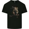 26 Nachdenklicher Löwe in der Wüste Herren Leichtes Baumwoll-T-Shirt Unisex T-Shirt