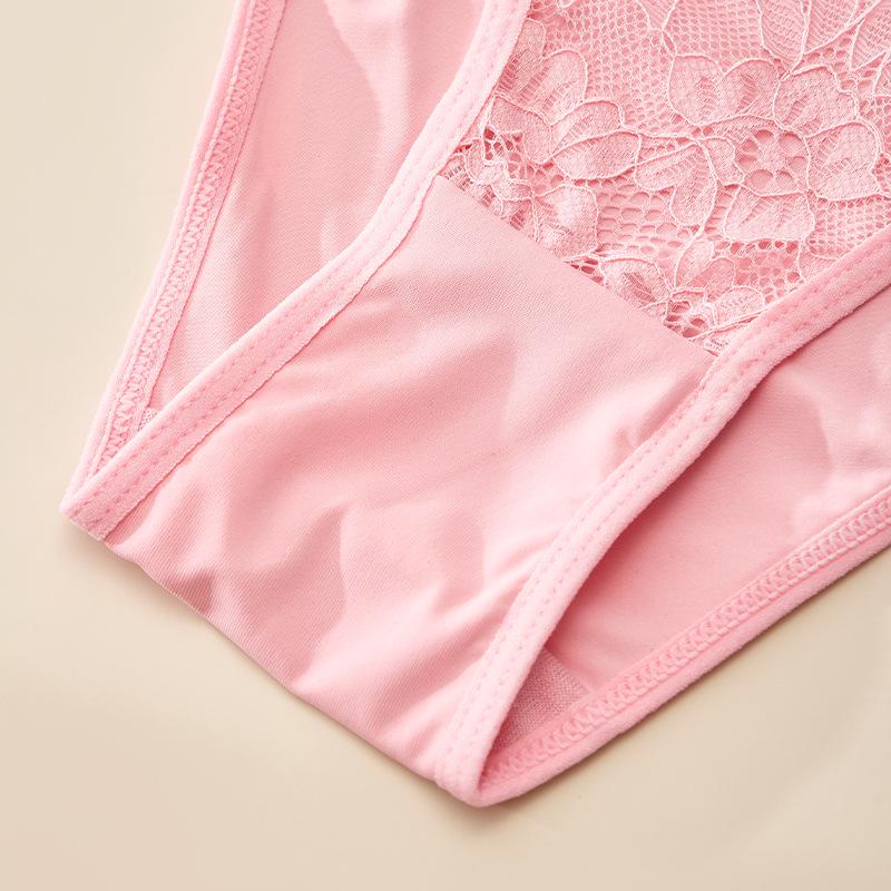 European & American Sexy Lace Thong: Floral Hollow Waistband, Rhinestone Adornment, Pure Cotton Crotch, Comfortable, Breathable Design.