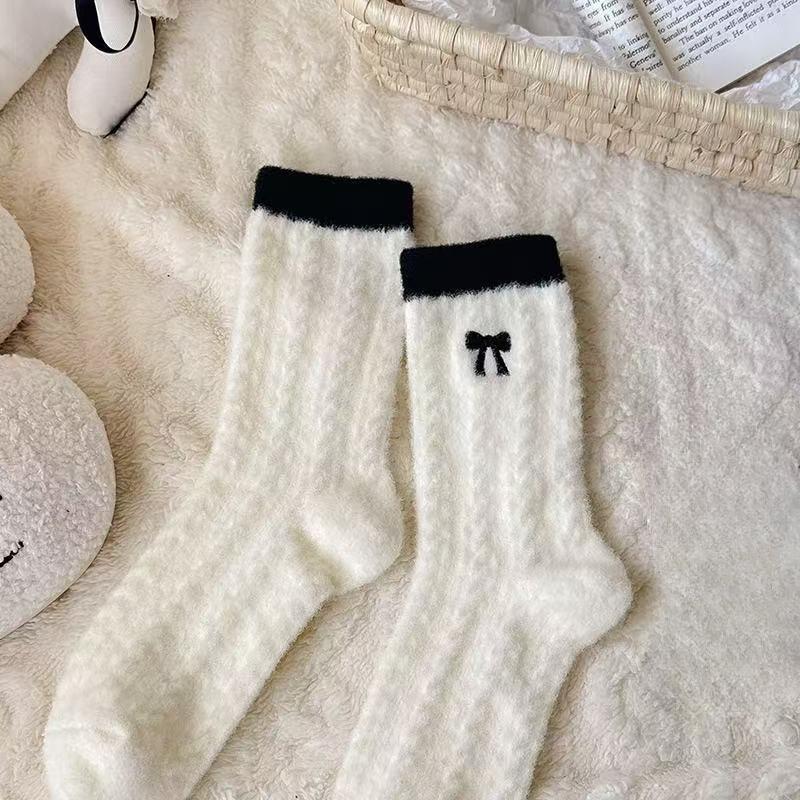 Thick Australian Fleece Women's Socks for Autumn and Winter, Winter Warmth, Color-blocked Pile Socks, Bow Embroidery, Fleece Home Socks