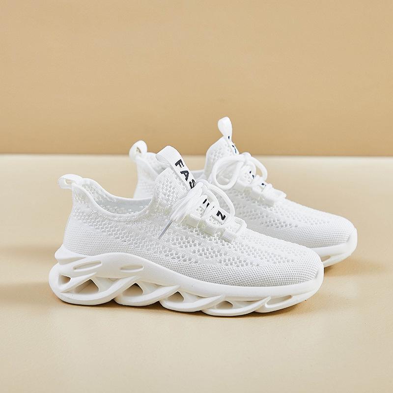 Flying Shoes New Summer Student Sports Shoes Breathable Fitness Running and Casual Street Photography