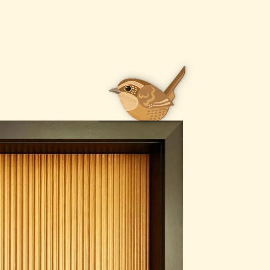 Wooden Bird Door Topper Lifelike Bird Door Corner Frame Sign for Home Wall Decor Housewarming Gift for Bird Lovers