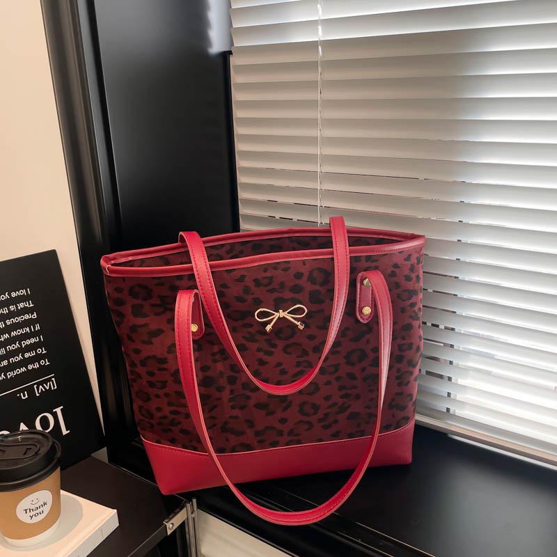 Large Street Style Totes With Pu And Fabric Materials For Casual Office Use And Fashion Accessory