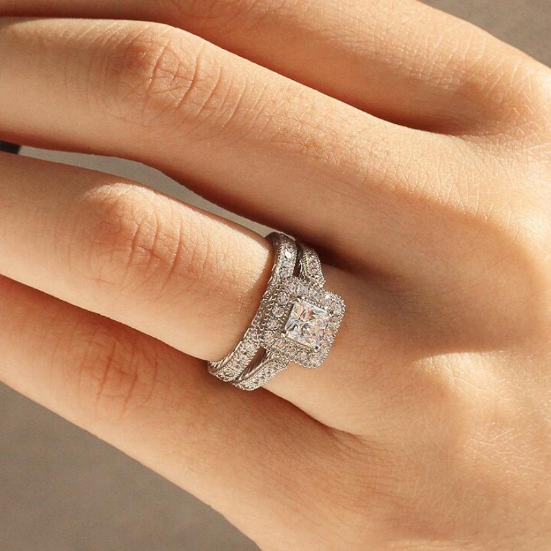 Huitan Funkelnde Farbe 2 Stück Damenringe Luxus Ehering Schmuck mit Brillanten Zirkonia Wunderschöne Accessoires Geschenk