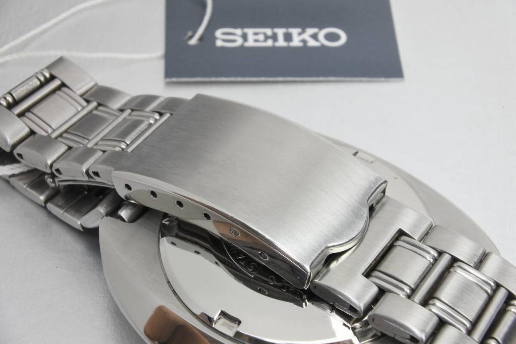A masterpiece of Japanese 1970 SEIKO 5 Sports 23 Jewels Navy Dial Automatic Watch Excellent Condition 017nh craftsmanship 6106-8560 Men's Overhauled