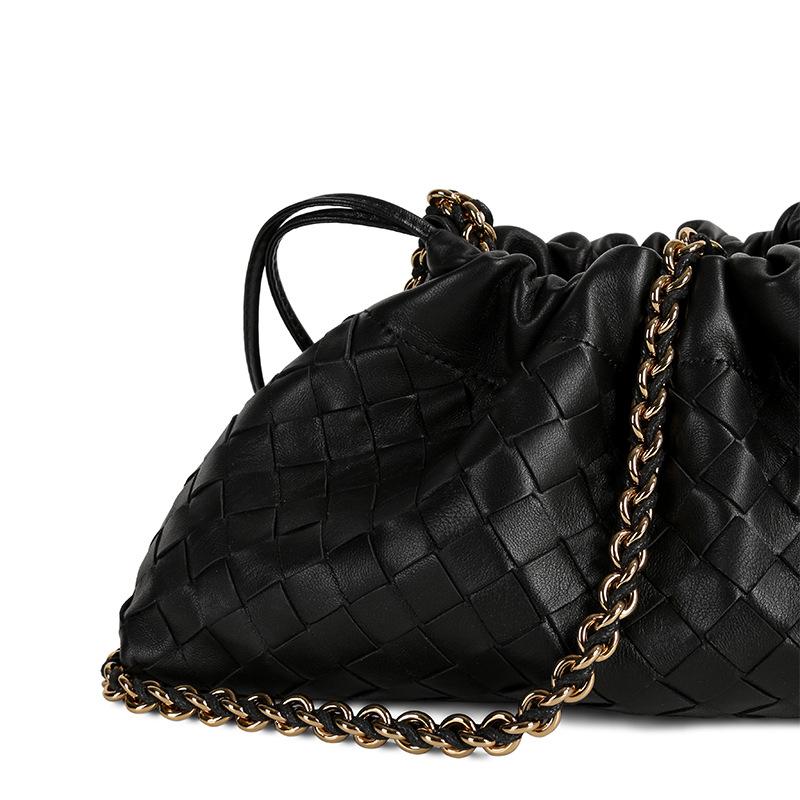 Autumn and winter new Dustbag cloud woven bag large capacity chain shoulder armpit bag small fragrant fashion women's bag