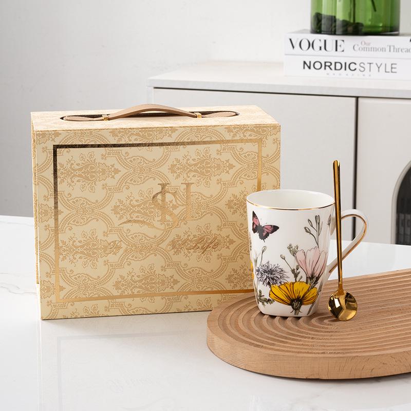 Elegant Bone China Mug Gift Set: Large Capacity Cup and Saucer for Housewarming or Best Friend Gift