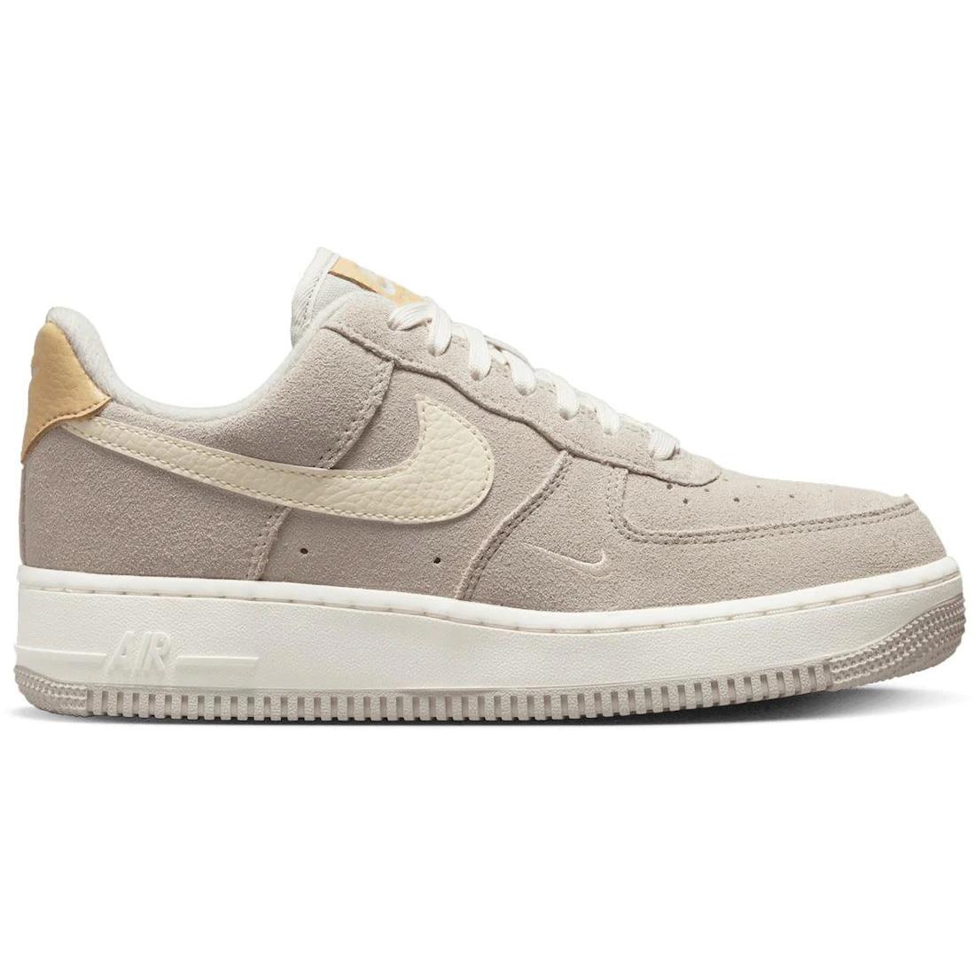 

Sneaker Nike Air Force 1 Low 07 Light Bone (Women s)(DZ4863-001) 44.5