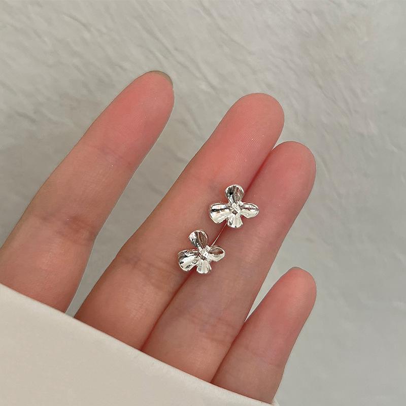 Raising Ear Holes, Small Stud Earrings for Women, Simple, Sweet, Small and Fresh Earrings, Niche Design, Versatile Earrings