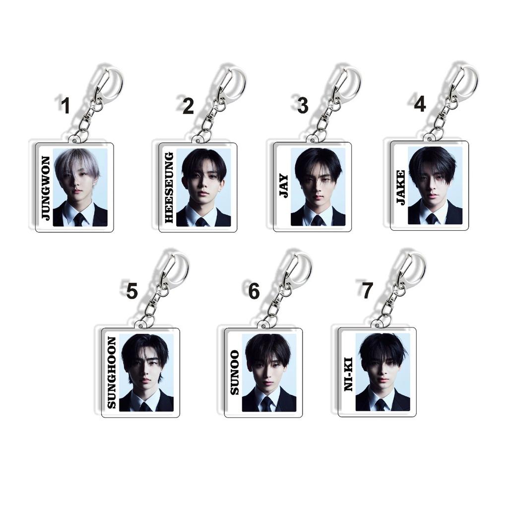7-teiliges ENHYPEN Schlüsselanhänger ID-Foto Rahmen Anhänger Jungwon Heeseung Jay Jake Sunghoon Sunoo Ni-ki Album Anzug Foto Schlüsselanhänger für Taschen Rucksäcke Fan-Geschenk