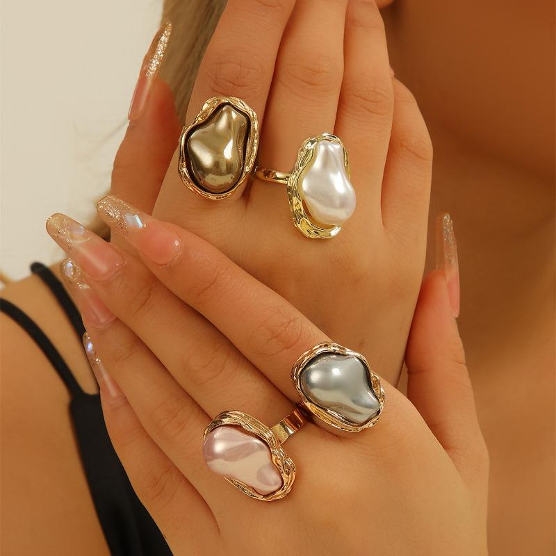 Fashionable, Unique, Retro, Irregularly Colored Imitation Irregular-shaped Pearl Ring Finger Ring for Women