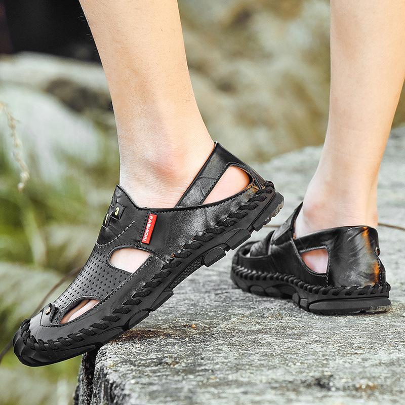 Summer Cowhide Closed Toe Men's Sandals Genuine Leather Driving Summer Leather Sandals Soft Bottom Non-Slip Beach Shoes