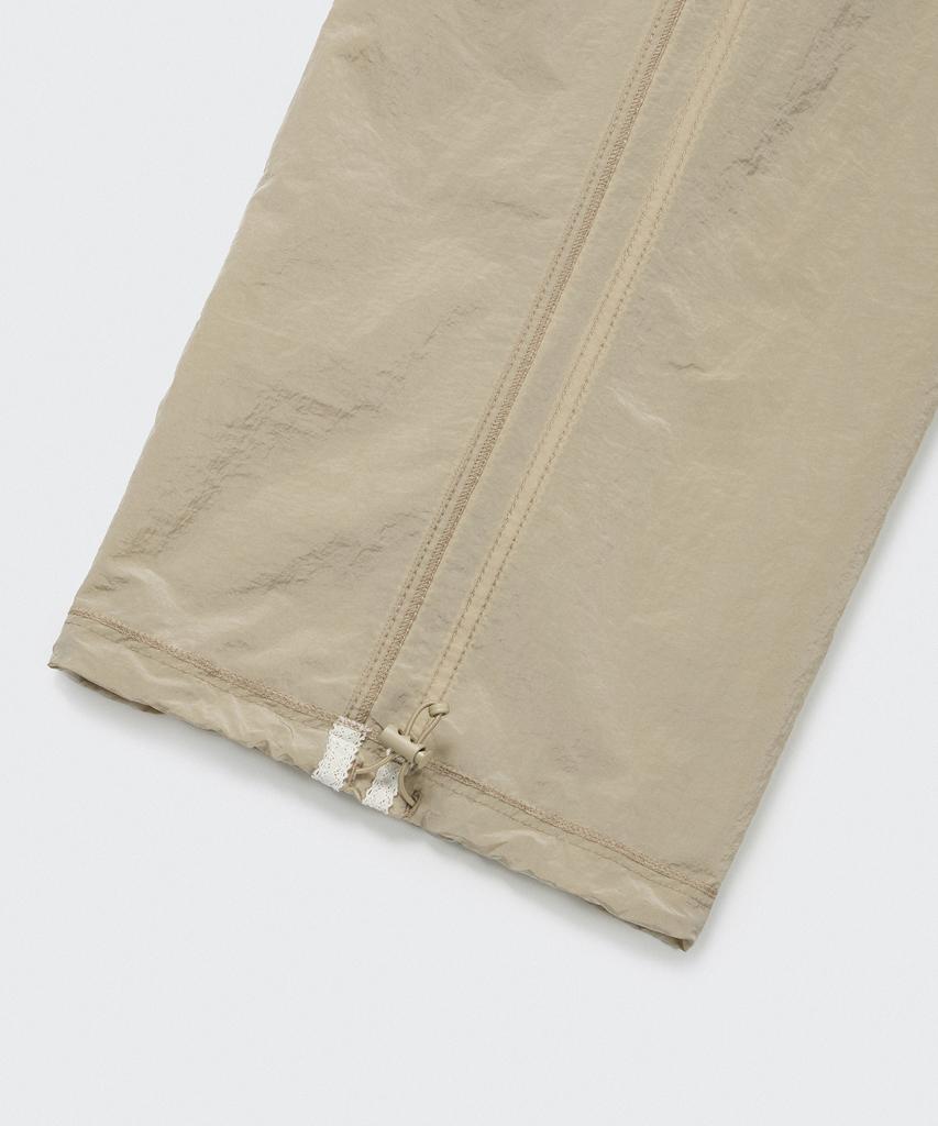 MUSINSA STANDARD WOMAN Women'S Nylon Wide Lace Track Pants [Light Beige]