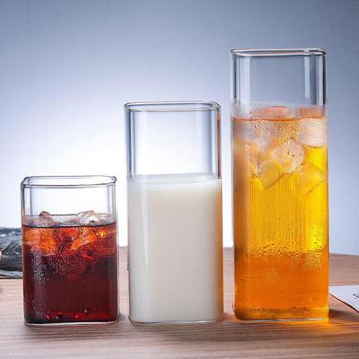 Quadratische Borosilikatglas-Tasse mit mehreren Kapazitäten: Transparentes, einlagiges Design für Wasser, Milch und Saft.