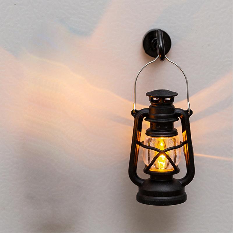 Mini Retro Petroleumlampe Kühlschrankaufkleber Hängendes Stück Leuchtende Dekoration Nachtlicht Puppenhaus Ornamente