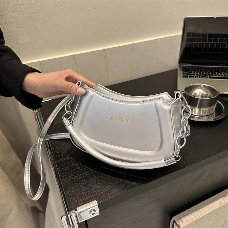 Stylish Silver Pu Leather Small Square Shoulder Bag 2023 New Design For Daily Outfits