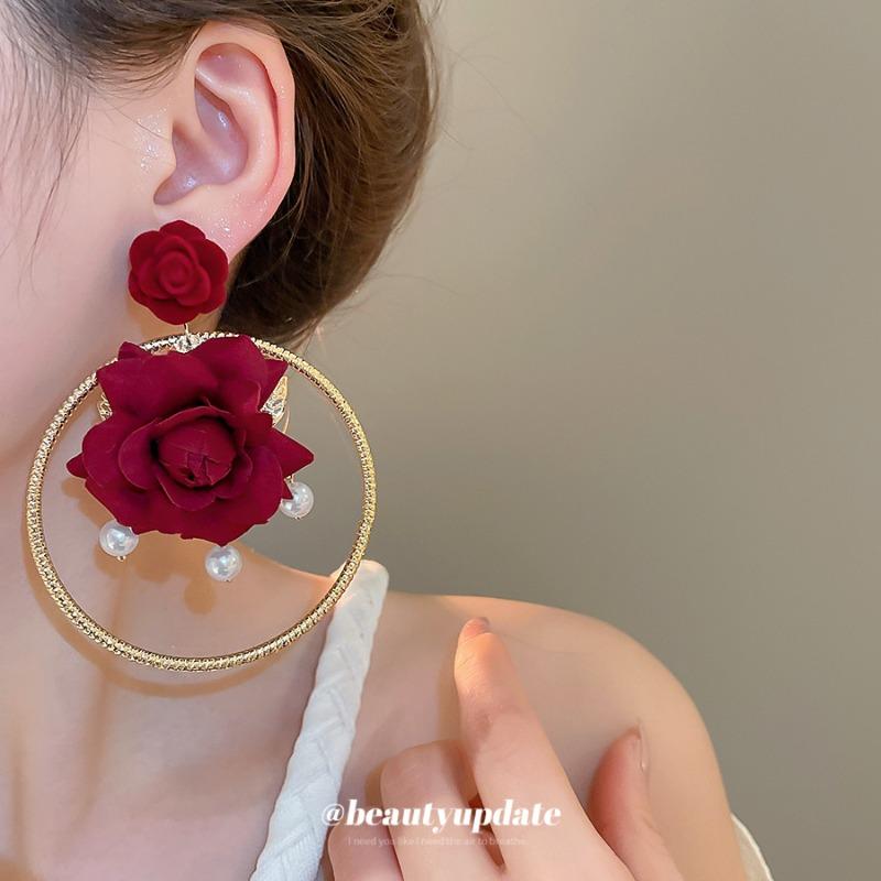 Silver Needle Fabric Rose Pearl Earrings French Elegance Sweet Temperament Retro Stud Earrings Light Luxury High-end Earrings