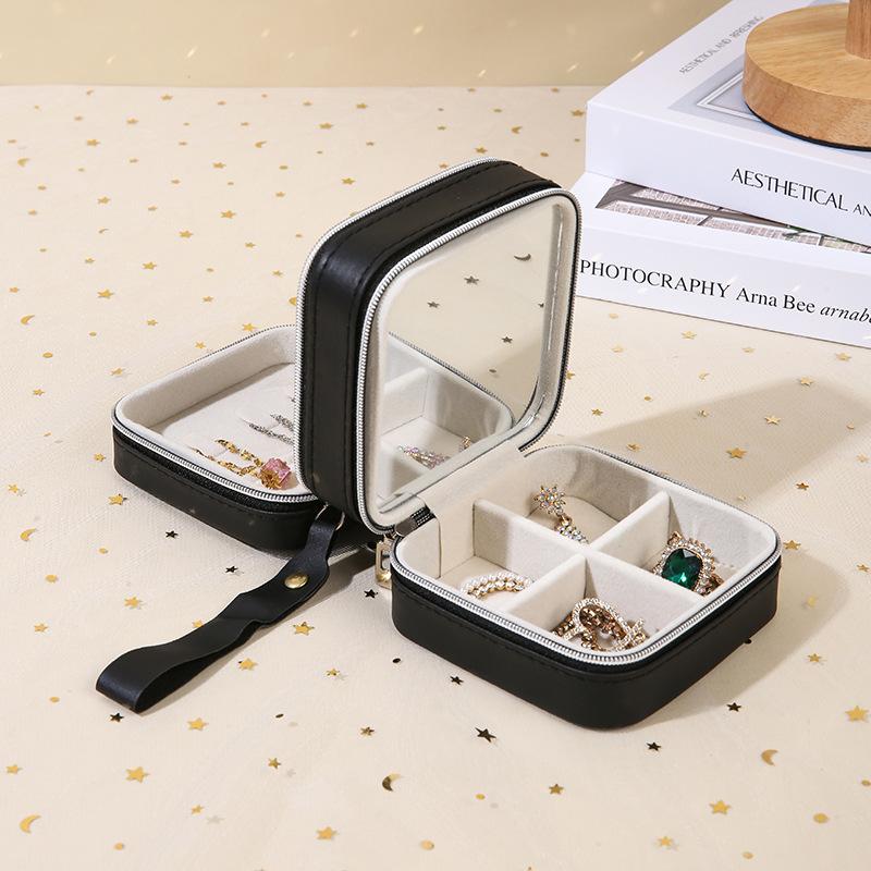 

Multifunctional PU leather jewelry box going out portable ring necklace high-end zipper with mirror mini jewelry storage box чёрный