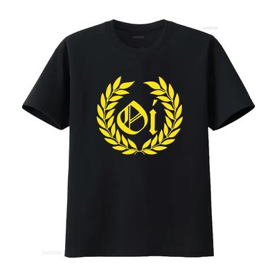 Elegante T-shirt Nera con Audace Logo a Ghirlanda Gialla Oi Perfetta per la Moda Skinhead Punk Disponibile nelle Taglie dalla S alla L vintage
