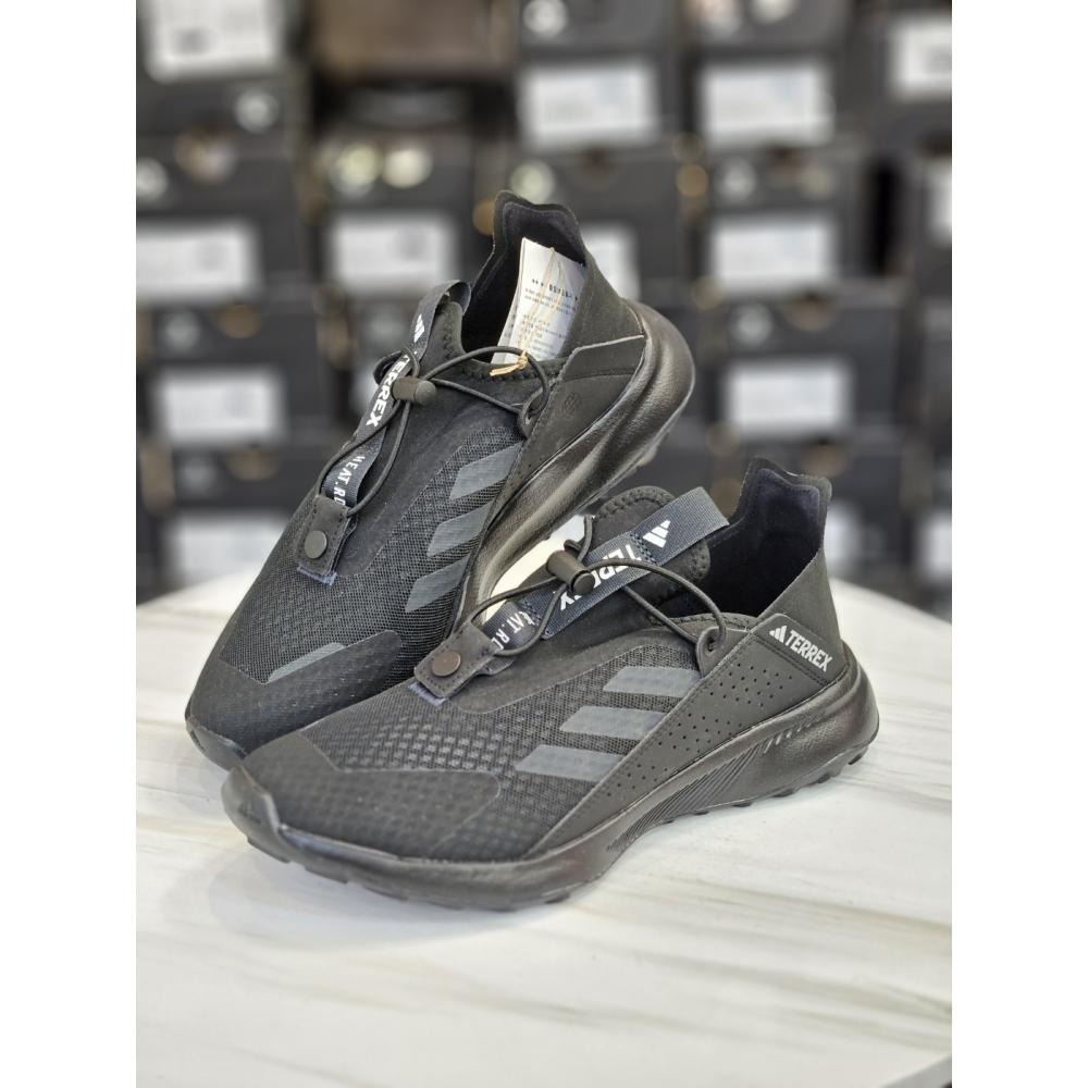 

Черные слипоны adidas Terex Voyager 21 Hit Lady Travel HP8623
