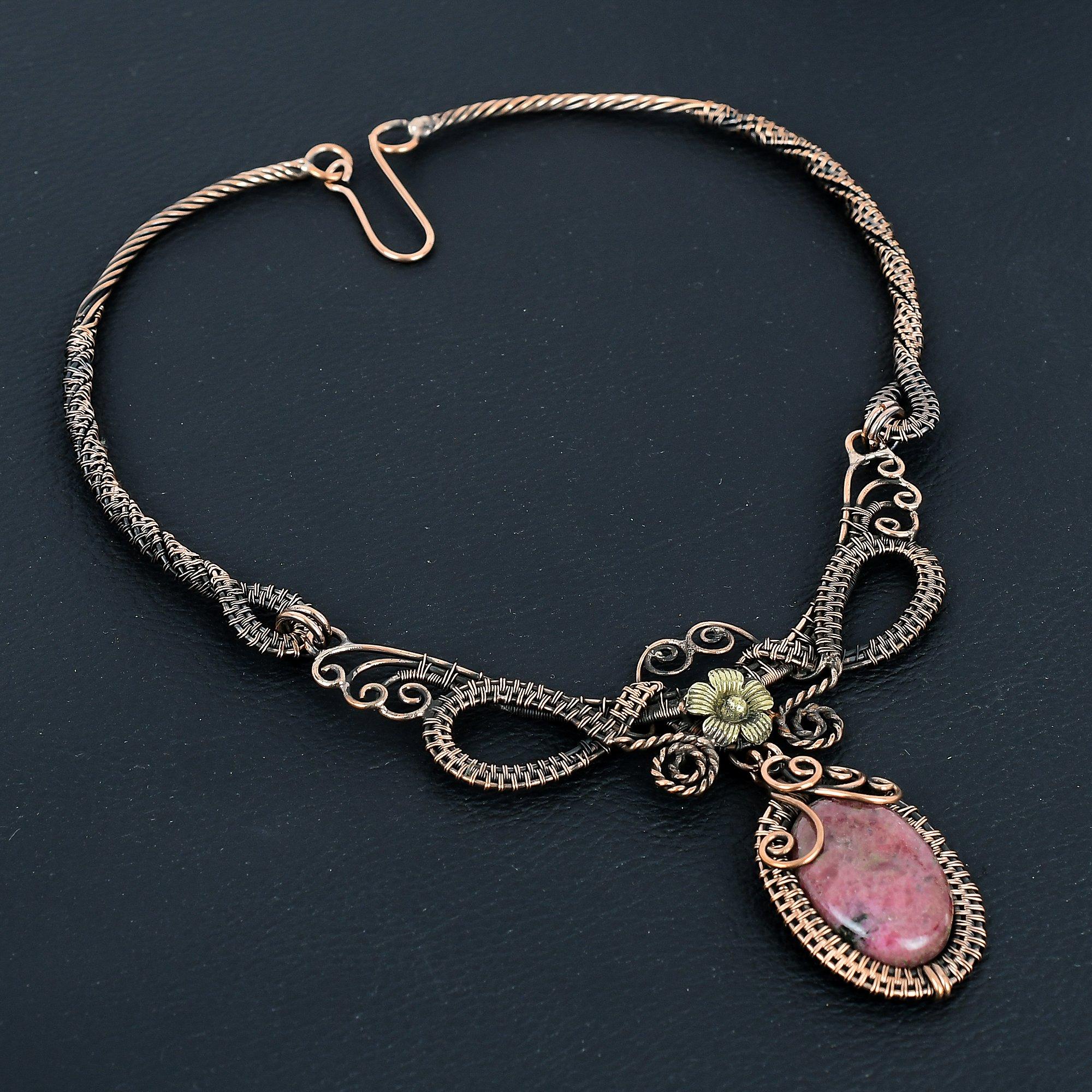 

Родонитовая подвеска, ювелирное изделие из драгоценного камня, подвеска, обернутая медной проволокой 999 пробы, регулируемая цепочка ручной работы, подарок для жены, ювелирное изделие