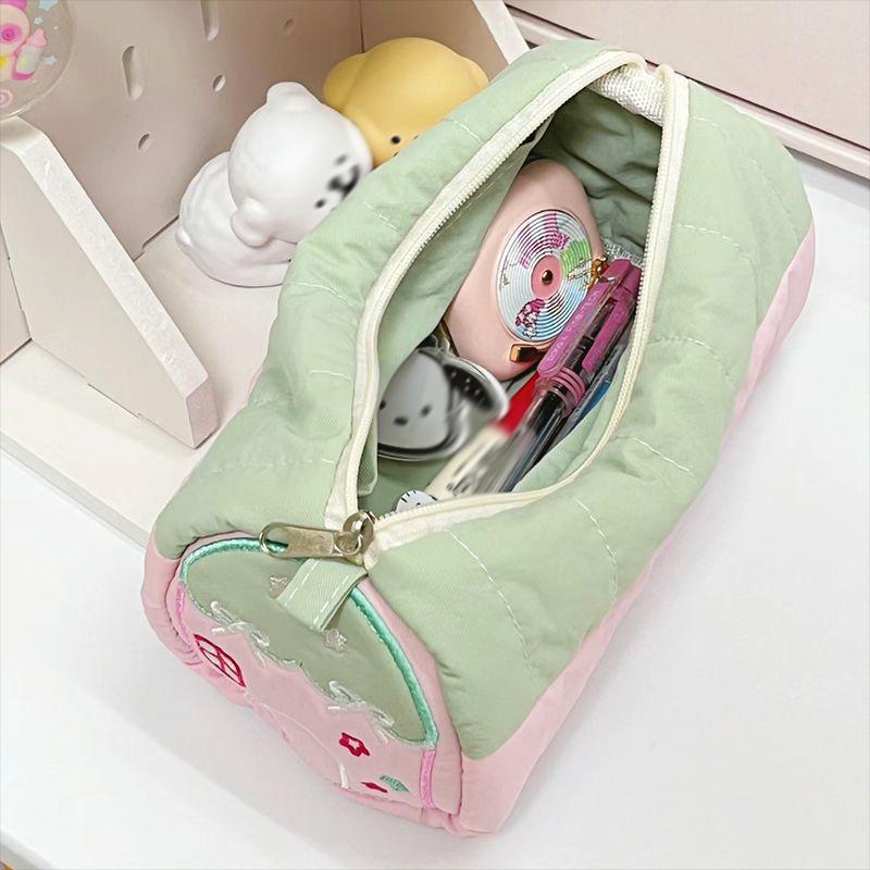 Tecknad pennskrin Stor kapacitet Kontrastfärger Kreativt Husmodellering Multifunktionellt Pennskrin Broderat Pennskrin