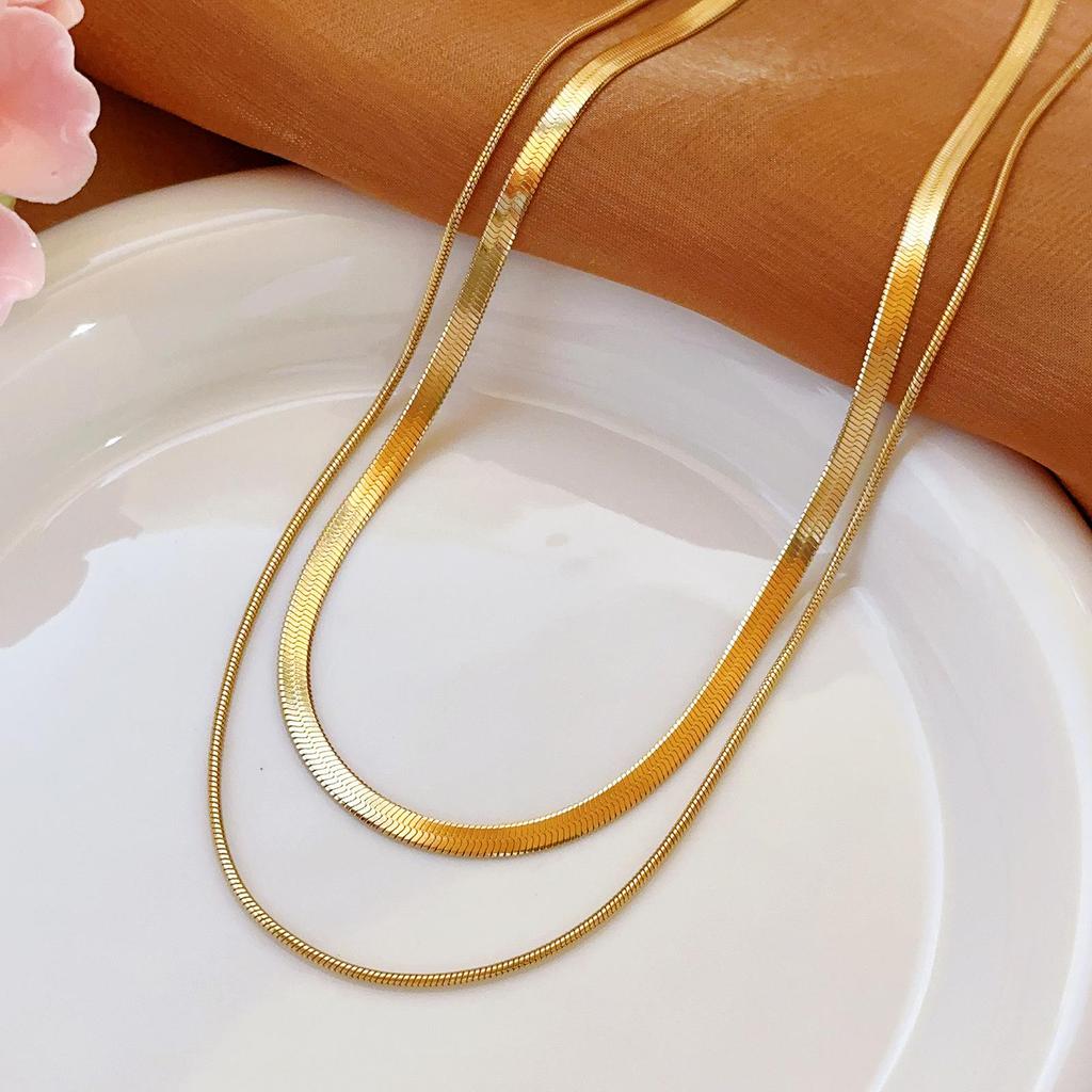 Złoty naszyjnik ze stali nierdzewnej: Elegancka, Wszechstronna, Nieblaknąca Biżuteria Damska