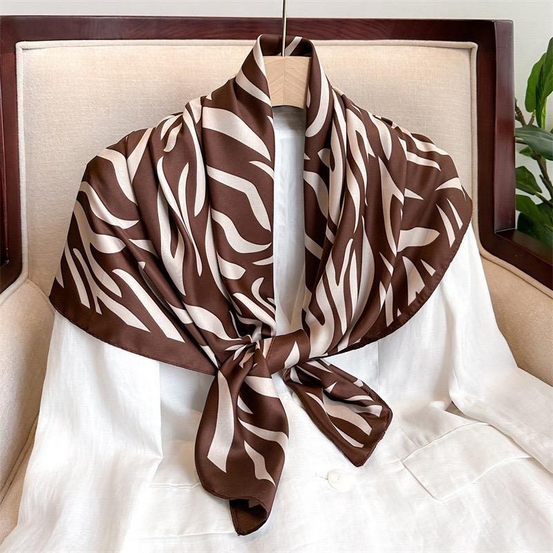 Women Spain Brand Design Scarf Fashion Leopard Zebra Silk Scarves Square Small Handkerchief Neck Snood Bag Hijab Snood 90*90Cm