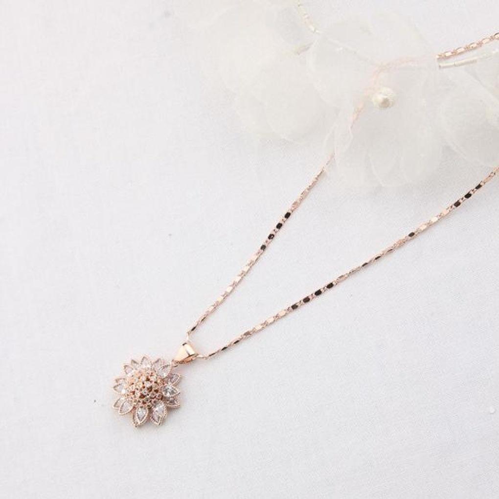 Atria Special Women's Discount Sunflower Petal Necklace JTONEFR0004