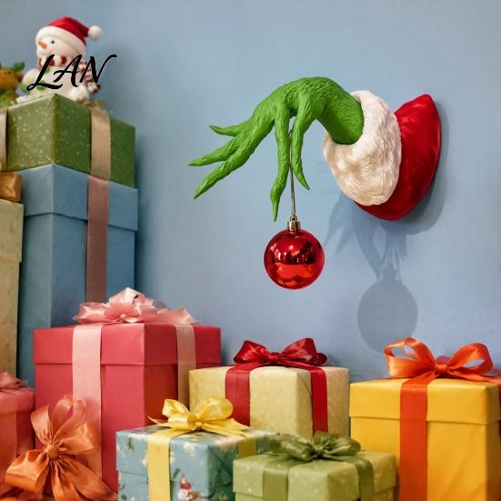 Ornamenti Verdi a Mano Simulati Elfo di Natale Decorazioni per Albero con Palline Rosse Appese, Decorazione Artistica da Parete Montata, Supporto Divertente per Casa di Natale