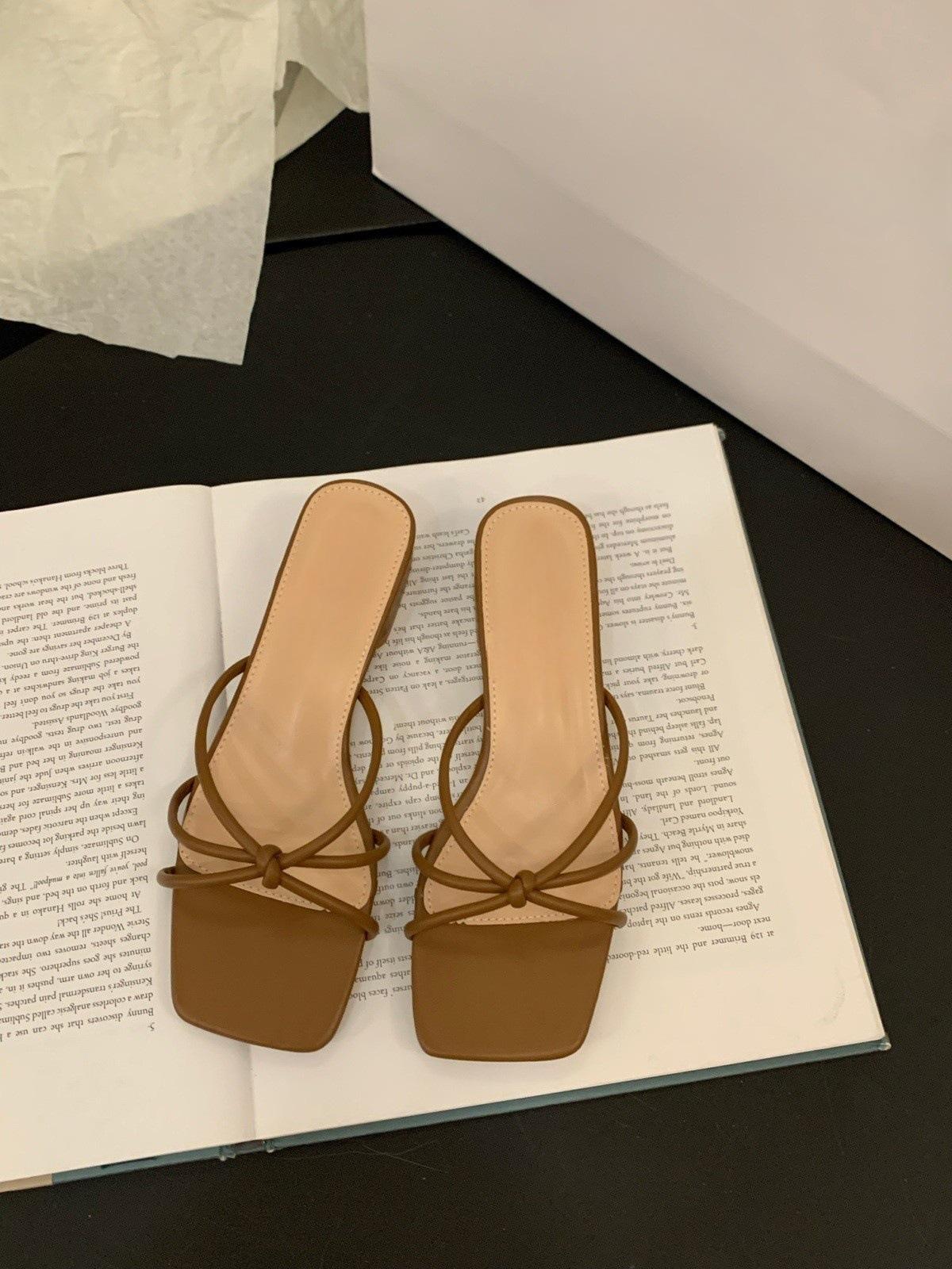 

Cool slippers small French outerwear skirt thick heel fairy summer temperament sandals with shoes 2025 new silver 40 темно-коричневого кольору