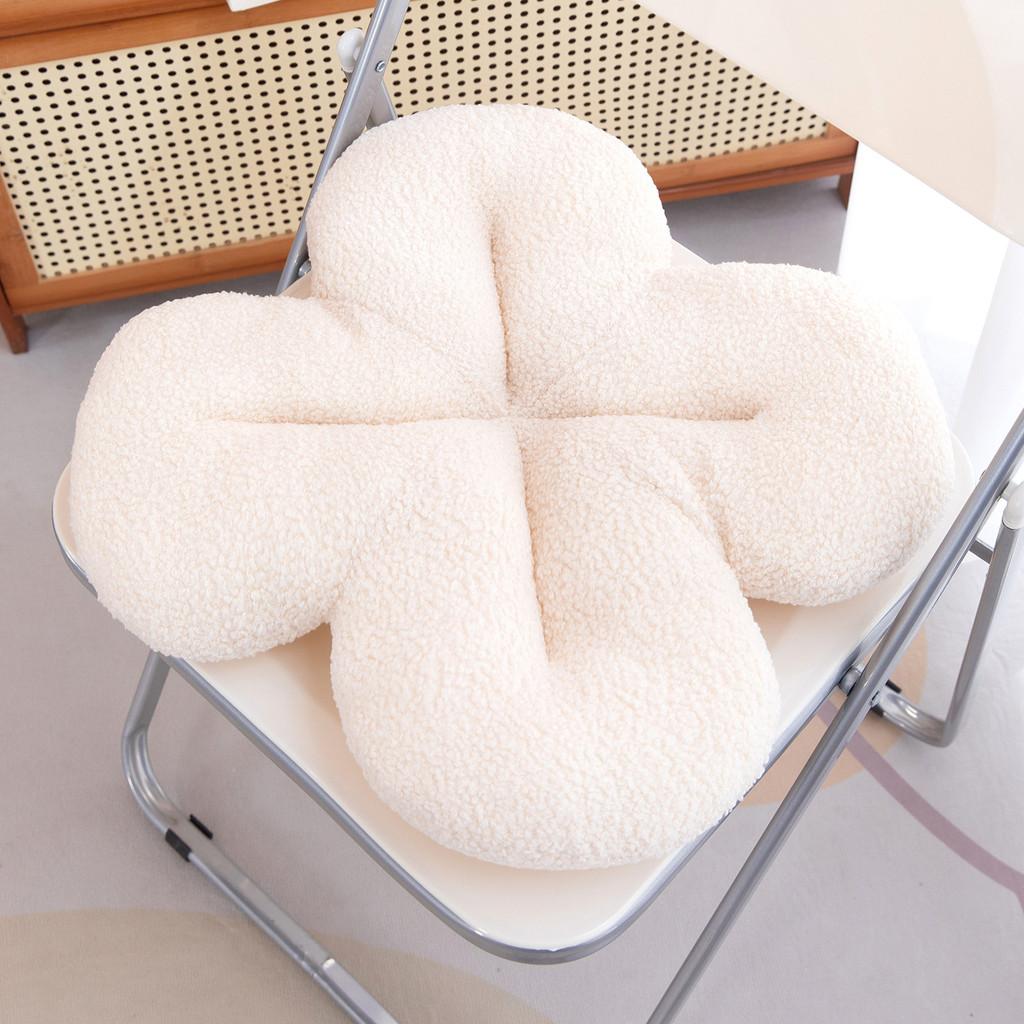 Four Leaf Clover Plush Seat Cushion With High Resilience Filling For Home And Office Comfort