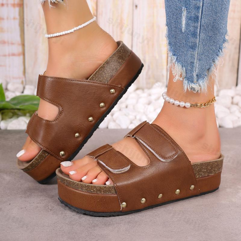 Women Slippers Flats Platform Sandals Female Summer New Designer Studded Beach Slippers Casual Flip Flops Home Slides